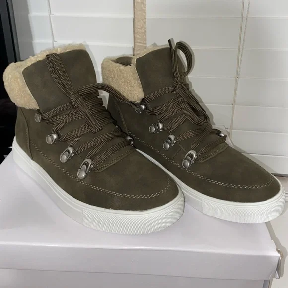 Report Women’s Adair Sneaker - Picture 3 of 4